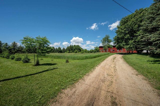 3402 Rutland Dunn Town Line Road, Stoughton, WI 53589