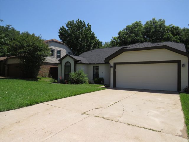 2308 Crestmeadow Street, Denton, TX 76207