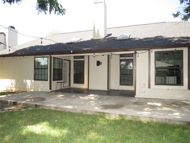 2308 Crestmeadow Street, Denton, TX 76207