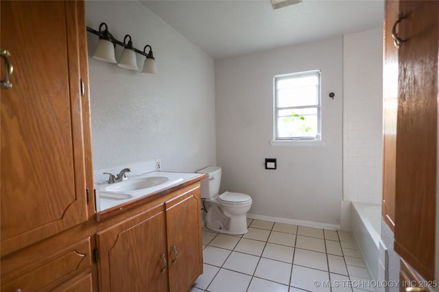 1017 W 15th, Sulphur, OK 73086