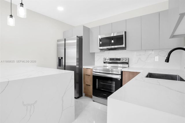 740 NE 43rd Ct, Deerfield Beach, FL 33064