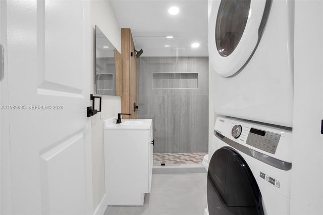 740 NE 43rd Ct, Deerfield Beach, FL 33064