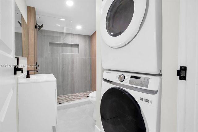 740 NE 43rd Ct, Deerfield Beach, FL 33064