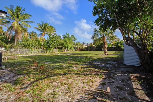 740 NE 43rd Ct, Deerfield Beach, FL 33064