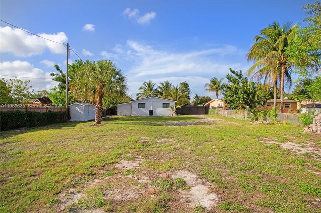 740 NE 43rd Ct, Deerfield Beach, FL 33064