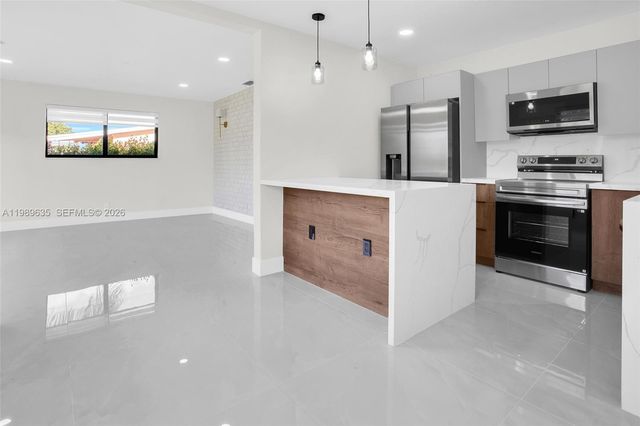 740 NE 43rd Ct, Deerfield Beach, FL 33064