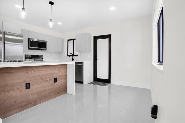 740 NE 43rd Ct, Deerfield Beach, FL 33064