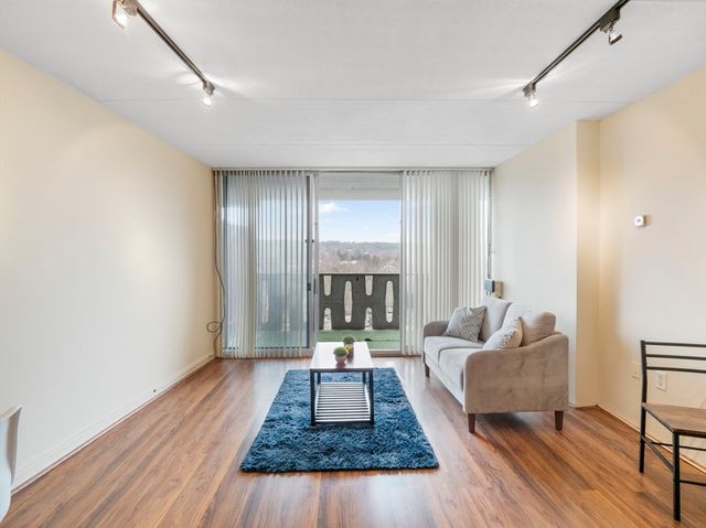 200 Swanton St 717, Winchester, MA 01890