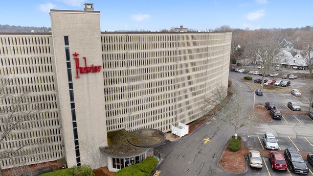 200 Swanton St 717, Winchester, MA 01890