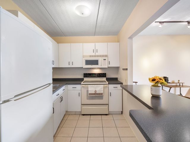 200 Swanton St 717, Winchester, MA 01890