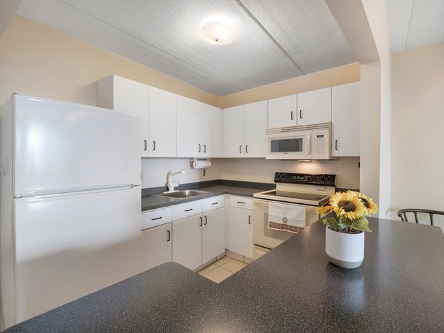 200 Swanton St 717, Winchester, MA 01890