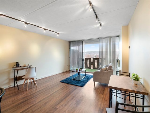 200 Swanton St 717, Winchester, MA 01890