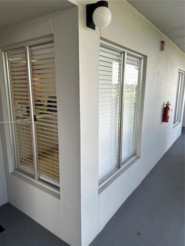 800 SW 137th Ave 404G, Pembroke Pines, FL 33027