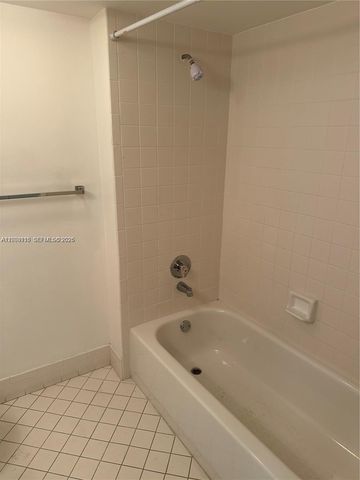 800 SW 137th Ave 404G, Pembroke Pines, FL 33027