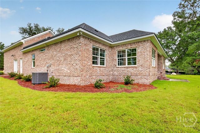18 Lansing Drive, Ellabell, GA 31308