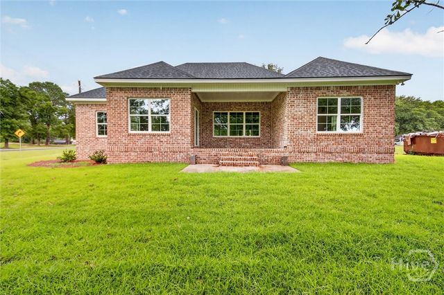 18 Lansing Drive, Ellabell, GA 31308