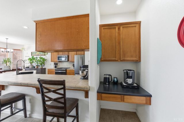 2235 Charlie Chambers Drive, Hanford, CA 93444