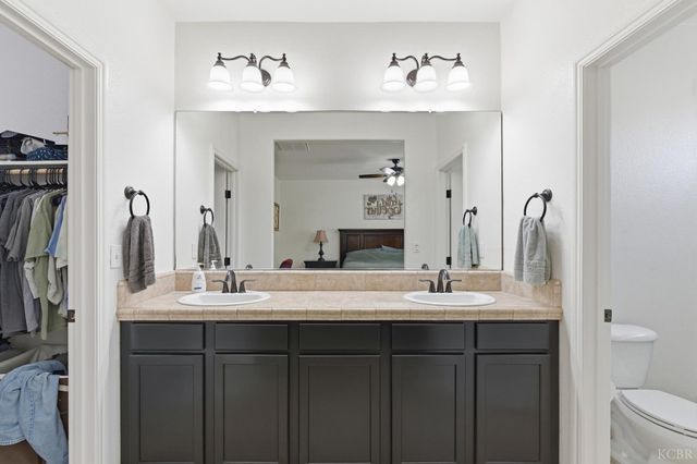 2235 Charlie Chambers Drive, Hanford, CA 93444