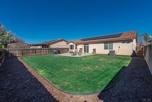 2235 Charlie Chambers Drive, Hanford, CA 93444
