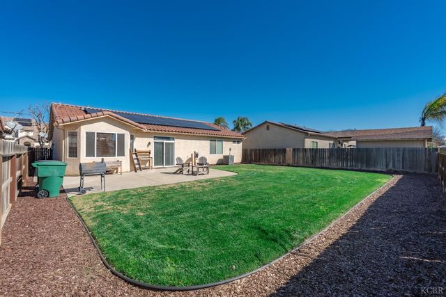 2235 Charlie Chambers Drive, Hanford, CA 93444