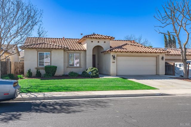 2235 Charlie Chambers Drive, Hanford, CA 93444