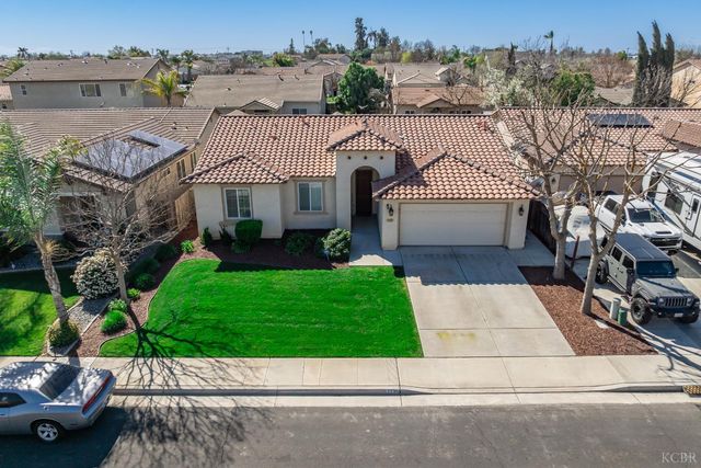 2235 Charlie Chambers Drive, Hanford, CA 93444
