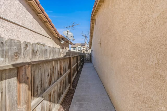 2235 Charlie Chambers Drive, Hanford, CA 93444