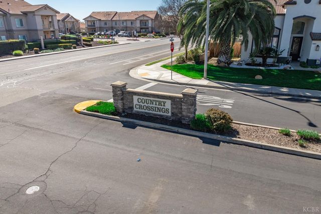 2235 Charlie Chambers Drive, Hanford, CA 93444