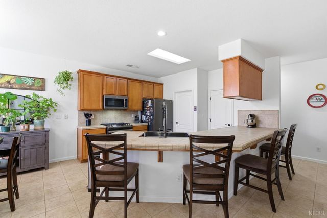 2235 Charlie Chambers Drive, Hanford, CA 93444