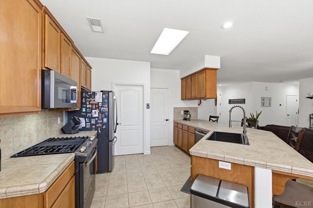 2235 Charlie Chambers Drive, Hanford, CA 93444