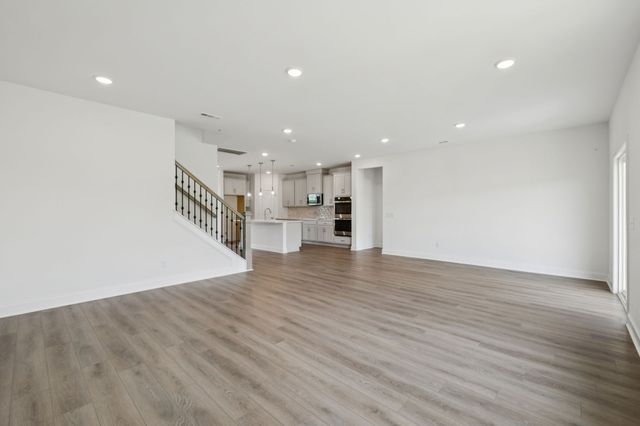 1088 Large Poppy Dr, La Vergne, TN 37086