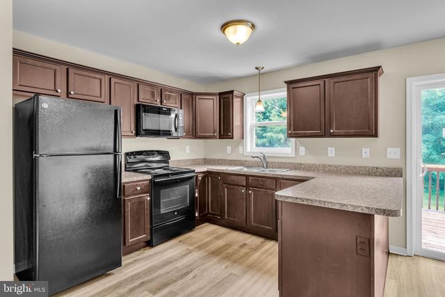 849 GREGS DR, Harrisburg, PA 17111