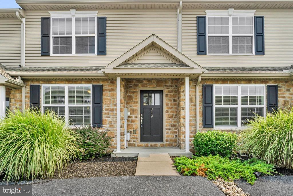 849 GREGS DR, Harrisburg, PA 17111
