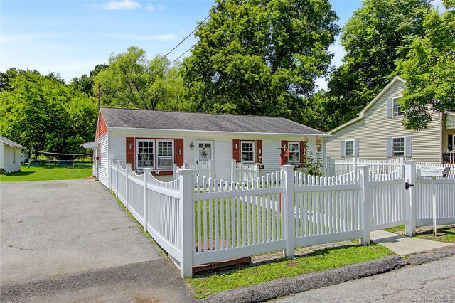 38 Seely Street, Walden, NY 12586
