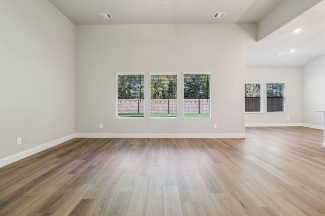 4030 Granbury Drive, Farmersville, TX 75442