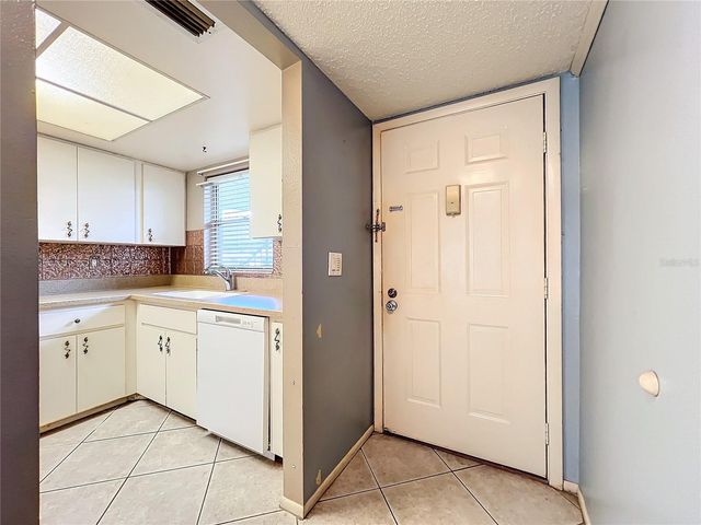 509 PARKDALE MEWS 509, Venice, FL 34285