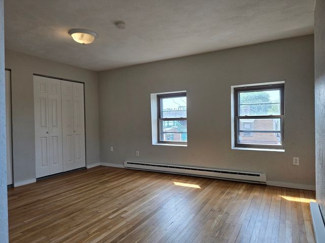 88 Broadway 10, Chelsea, MA 02150