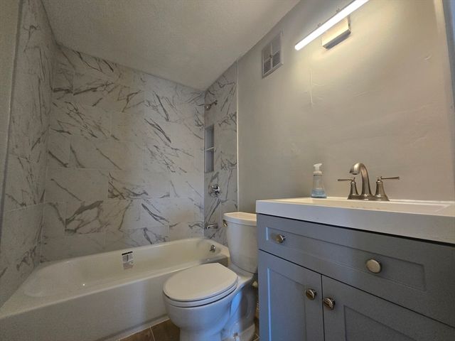 88 Broadway 10, Chelsea, MA 02150