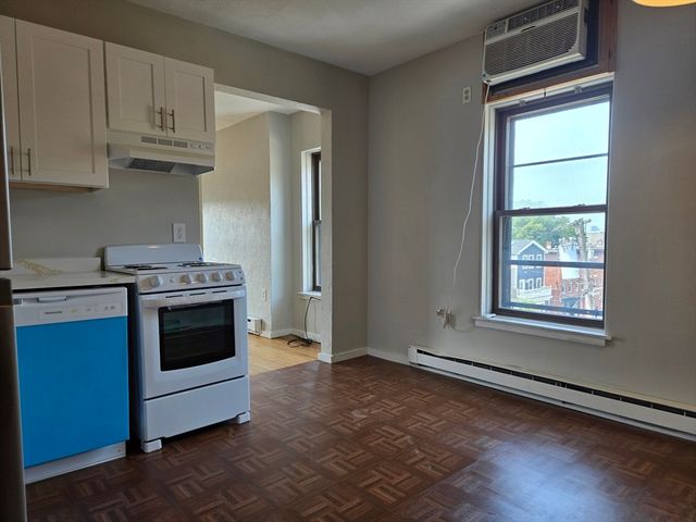 88 Broadway 10, Chelsea, MA 02150