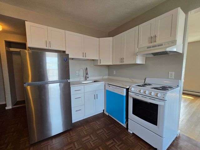 88 Broadway 10, Chelsea, MA 02150