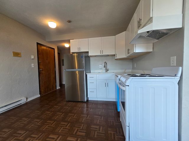 88 Broadway 10, Chelsea, MA 02150