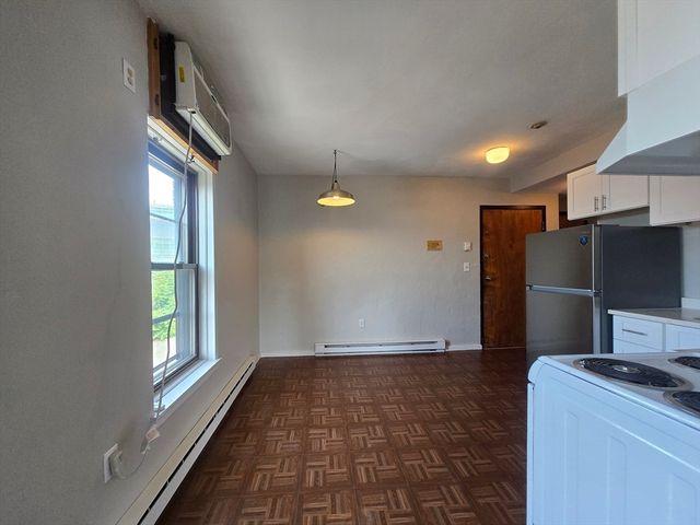 88 Broadway 10, Chelsea, MA 02150