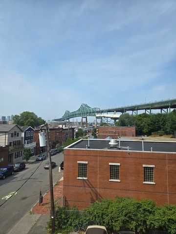 88 Broadway 10, Chelsea, MA 02150