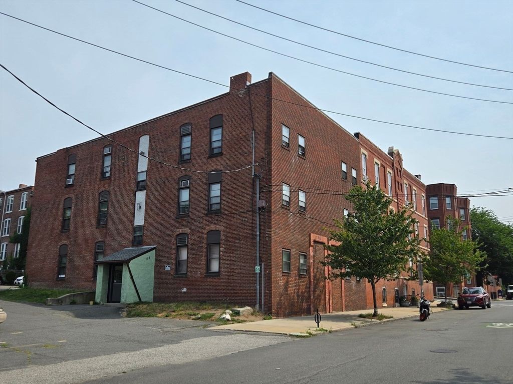 88 Broadway 10, Chelsea, MA 02150