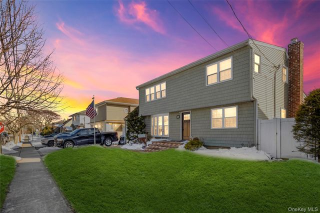 272 N Delaware Avenue, Massapequa, NY 11758