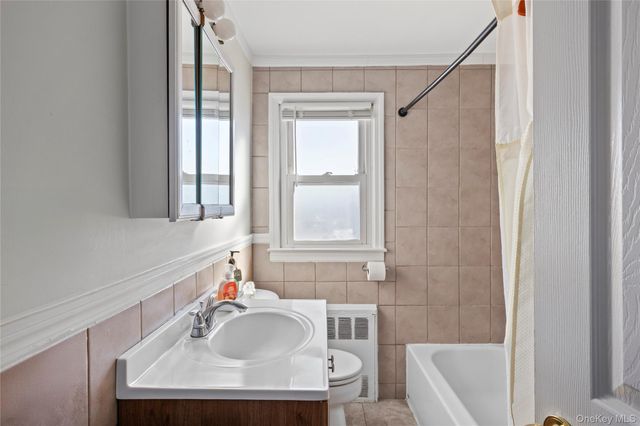 272 N Delaware Avenue, Massapequa, NY 11758