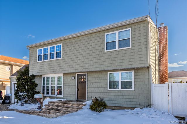 272 N Delaware Avenue, Massapequa, NY 11758