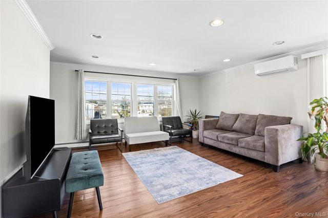 272 N Delaware Avenue, Massapequa, NY 11758