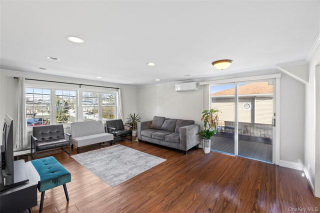 272 N Delaware Avenue, Massapequa, NY 11758