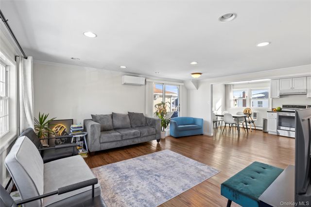 272 N Delaware Avenue, Massapequa, NY 11758